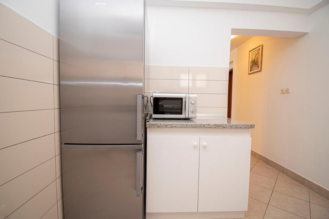 Holiday Apartment 50M From The Beach Pjescana Uvala Exterior foto